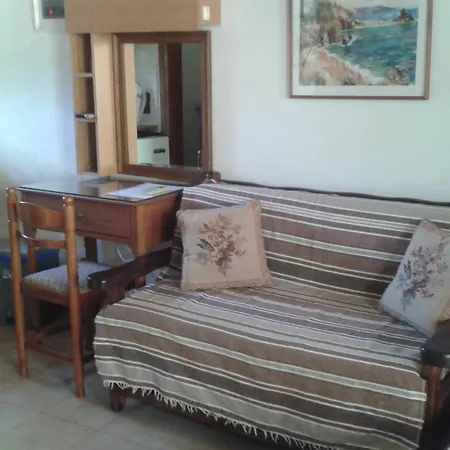 Joanna's Daire Lassi (Kefalonia)